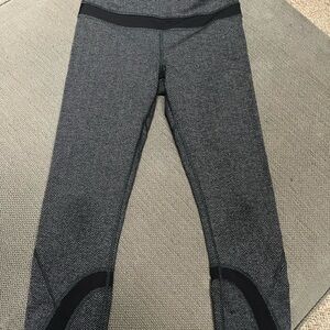 Lululemon Athletica Black and Gray Capris